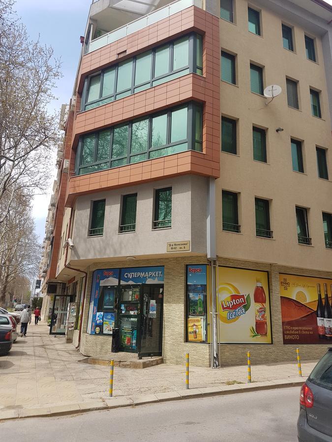 דירה For